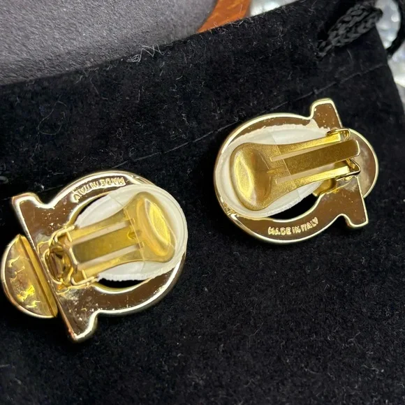 Ferragamo vintage Gancini pearl earrings with COA EUC - Picture 6 of 15